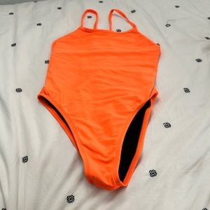 Jolyn “Chevy” size 28 in orange.